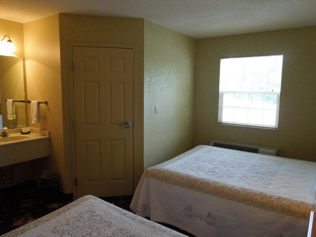 Ourguest Inn And Suites Catawba Island Port Clinton Zimmer foto